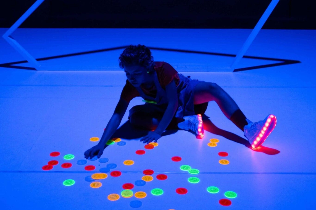 Proyecto de iluminación escénica con enfoque artístico