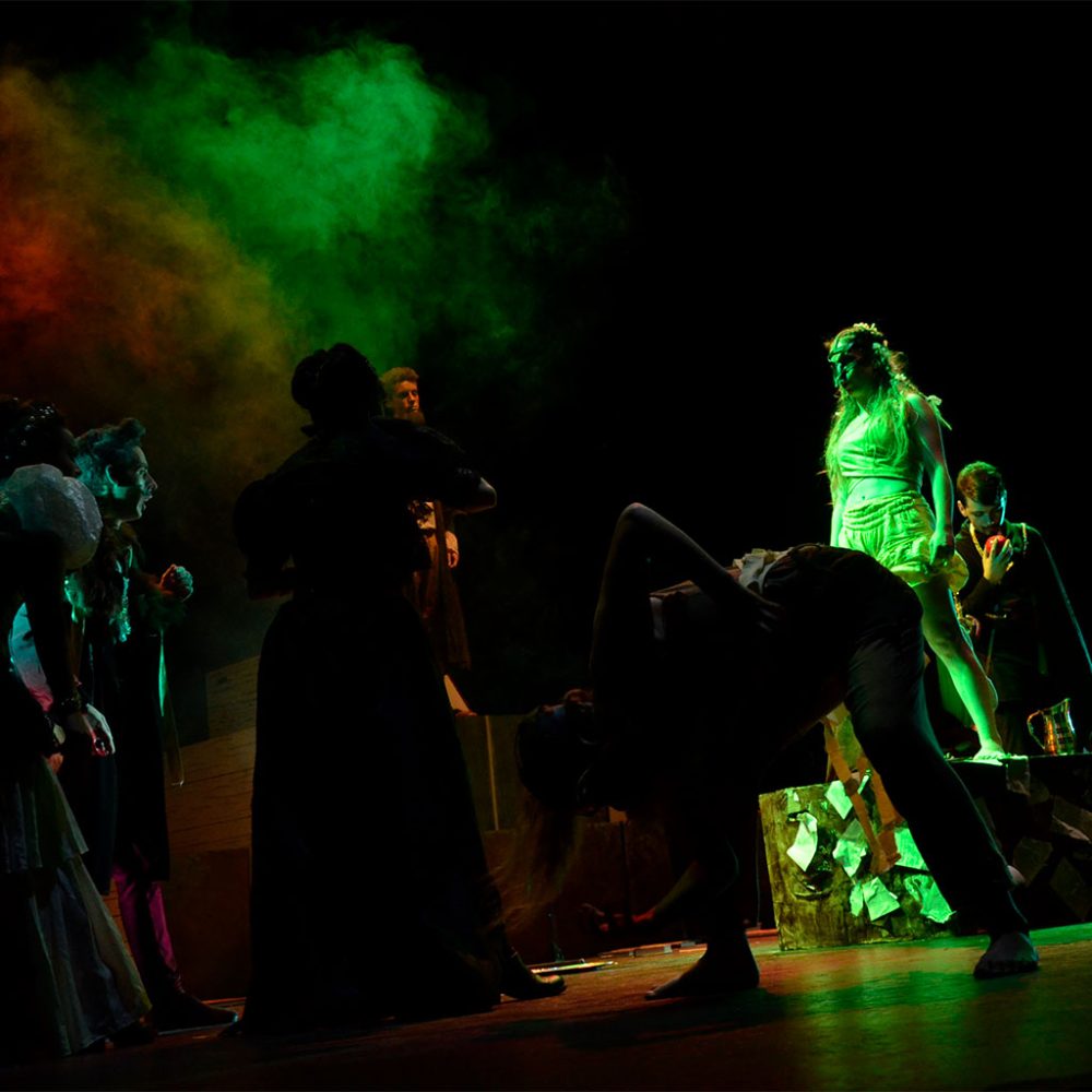 Iluminación y escenografía en artes escénicas actuales